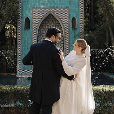 Paula y Jose a su llegada a Villa Luisa en Sevilla 